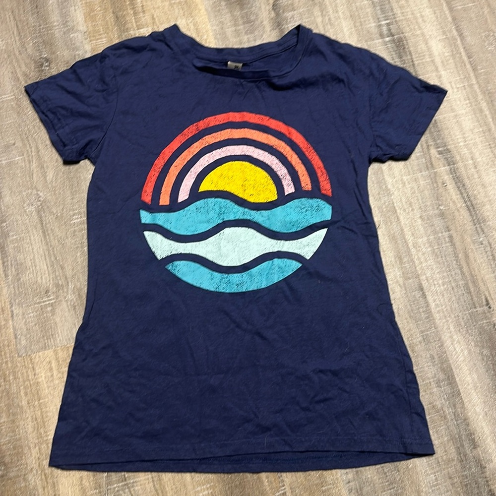 Women’s Fitted Vintage Style Tee